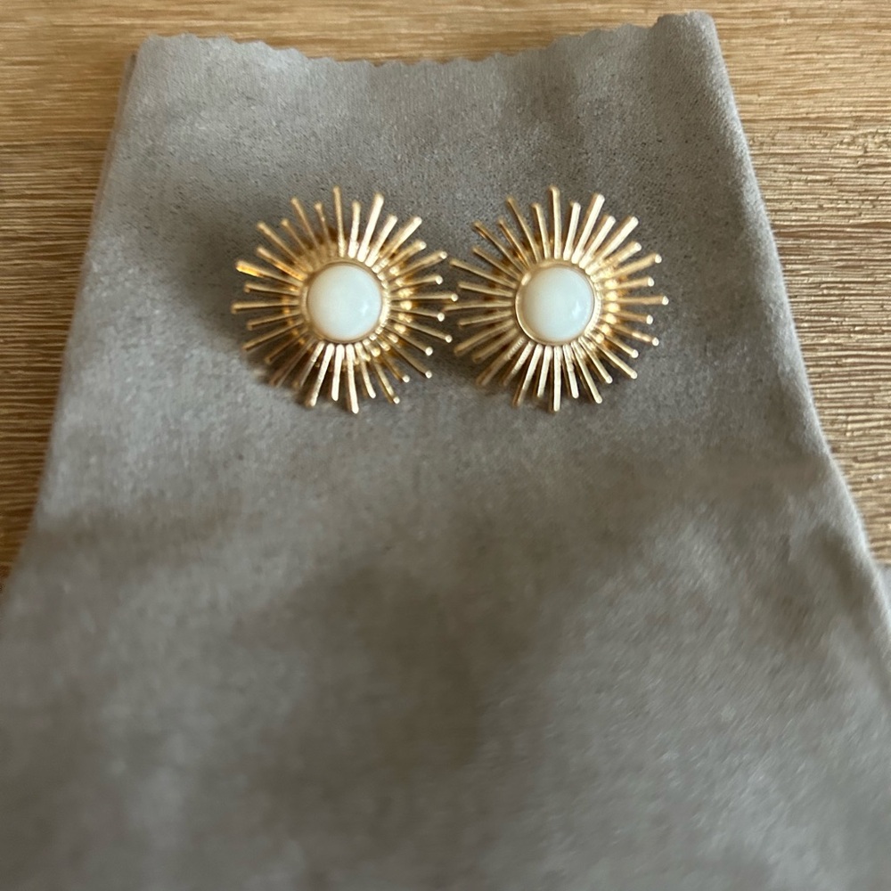 Lilly Pulitzer Gold and White Sunburst Earrings